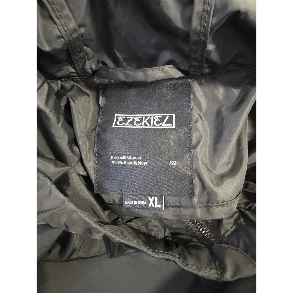 Ezekiel Windbreaker Anorak Mens XL Black Half Zip Hooded Lightweight Jacket